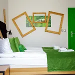 فندق مبيت وإفطار Estancja Mezowo